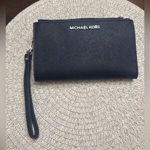 Michael Kors Dark Blue Jet Set Wristlet